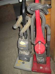 lot 59 image: Dirt Devil and Eureka upright vacuu...