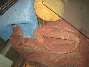 lot 146 image: Huge bundle of carpet padding and o...