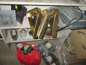 lot 151 image: Huge Collection of Coleman 1lb prop...
