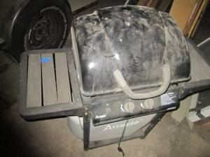 lot 159 image: Aussie Bushman Deluxe gas grill wit...