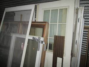 lot 164 image: Massive mountain of assorted insula...