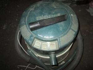 lot 185 image: Bissell Big Green deep cleaning mac...