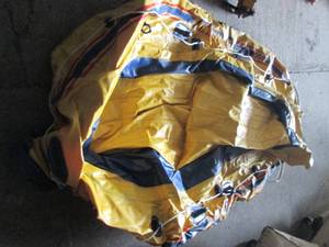 lot 186 image: Inflatable SeaHawk 400 life raft fl...