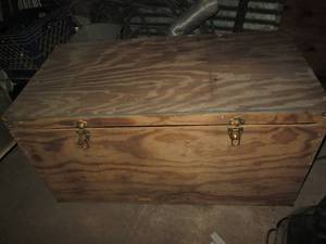 lot 192 image: Wood storage trunk approx 38x19x20i...