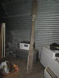 lot 205 image: Rustic sturdy wood decorative colum...