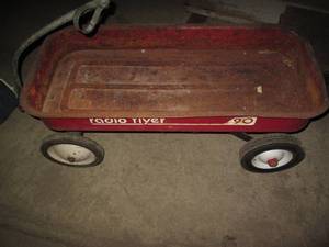 lot 218 image: Vintage metal Radio Flyer 90 wagon...
