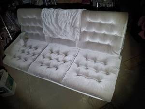 lot 233 image: Nice back seat for a van  with good upholstery