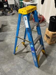 lot 1 image: Werner 4 Foot Step Ladder