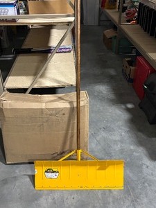 lot 2 image: Yo-Ho 30 Aluminum Snow Pusher
