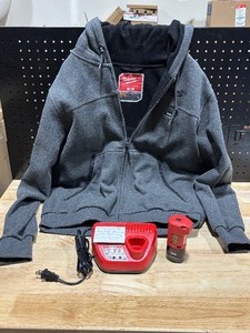 lot 4 image: Milwaukee M12 Heated Hooded Zip Up Hoodie with Battery and Charger