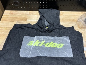 lot 24 image: Ski-Doo Signature Pull Over Hoodie