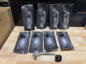 lot 40 image: Curt Jack Top Wind Handles