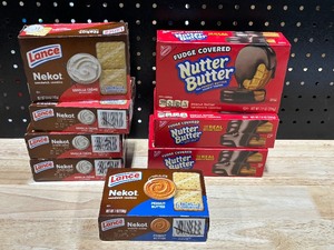 lot 53 image: Snacks