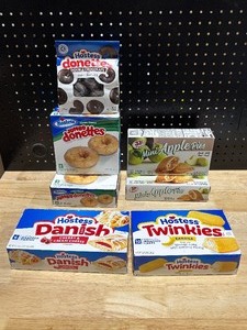 lot 57 image: Hostess Snacks