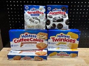 lot 58 image: Hostess Snacks