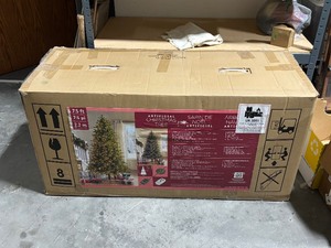 lot 66 image: 7.5 Foot Christmas Tree 5 Light Functions