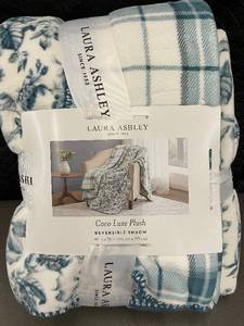 lot 5 image: Laura Ashley Coco Luxe Plush Reversible Throw 60x70 Inches