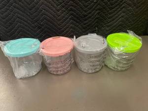 lot 171 image: Set of 4 Plastic Containers with Colorful Silicone Lids for NInja Creamy