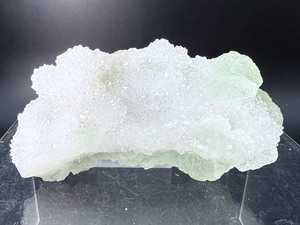 lot 91 image: Beautiful Botryoidal Green Fluorite Piece 4 34 long, 157 gm  5.5 oz.  Botryoidal Fluorites are rare from anywhere.