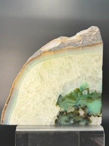 lot 38 image: Standing Polished Green Brazilian Agate 1kilo 658 gm  3lb 10.4 oz.Brazilian agates are a popular semi precious gemstone known for their distinct, multicolored banding patterns.