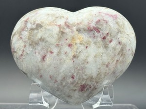 lot 149 image: Lovely Rubellite Heart 266 gm.  9.3 oz.