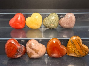 lot 211 image: 12 kilo Polished Hearts Lot of 9