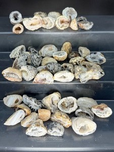 lot 282 image: 12 kilo half polished Oco Geodes