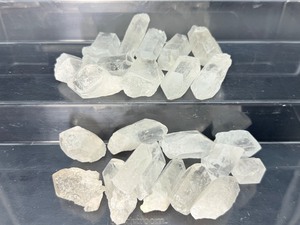 lot 298 image: 12 kilo of clear quartz rouch points clear quartz is the master healer