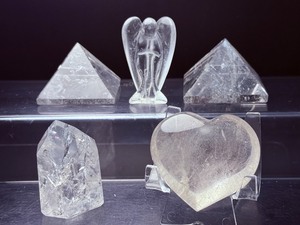 lot 75 image: Clear Quartz Polished Lot of 5 2 pyramids, small tower, angel and a heart  Total weight 525 gm  1 lb 2.5 oz. Individual weights in description