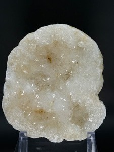 lot 250 image: Unique Natural White Geode Half 852 gm.  1 lb. 14 oz.
