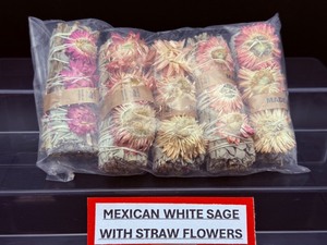 lot 256 image: Mexican White Sage with Straw Flowers Lot of 5