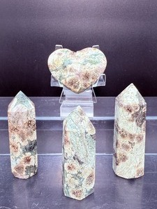 lot 208 image: Flower Rhyolite Polished Lot of 4 3 small towers 170 gm  6 oz.  heart 76 gm  2.6 oz.  Total Weight 283 gm  9.9 oz