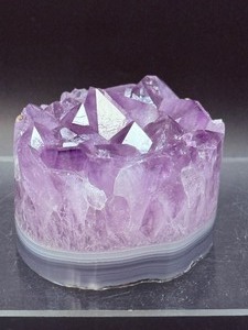 lot 4 image: Beautiful Large Amethyst Geode Core 581 gm  1 lb 4.4 oz