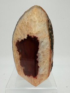 lot 154 image: Brazilian Carnelian Agate Geode 1 k 357 gm.  3 lb.
