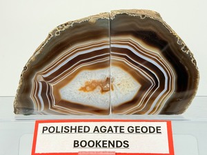 lot 55 image: Polished Agate Geode Bookends 1 k  685 gm.  3 lb. 11.4 oz