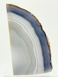 lot 214 image: Striking Standing Blue Chalcedony Agate Geode Chunk 963 gm  2 lb. 1.9 oz