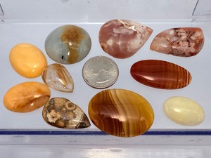 lot 264 image: CabuchonAgate  Lot of 11  Used for making necklaces, wire wrapping
