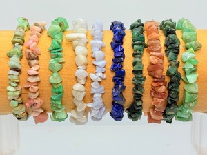 lot 216 image: Gemstone Pendulum Lot of 5 3 chrysoprase, 2 emerald, 1 peach moonstone, 1 rhodochrosite, 1 lapis lazuli, 1 blue lace agate and 1 agate