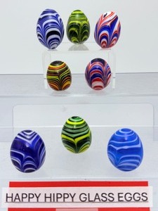 lot 162 image: Happy Hippy Glass Eggs Lot of 8  358 gm.  12 oz.