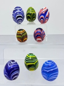 lot 162 image: Happy Hippy Glass Eggs Lot of 8  358 gm.  12 oz.