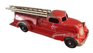 lot 28R image: U - Vintage Hubley Kiddie Toy Fire Truck with Ladders