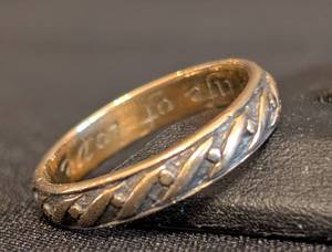 lot 144A image: K - 14k Gold Band Ring with Etched Design, Size 6