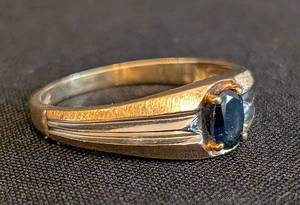 lot 145B image: K - 10K Gold Ring with Dark Red Stone, Size 12