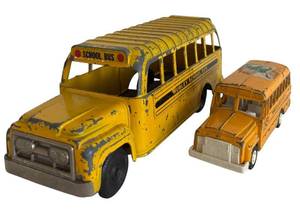 lot 214H image: LR - Pair of Vintage Diecast School Buses - Hubley and Township Jr. High