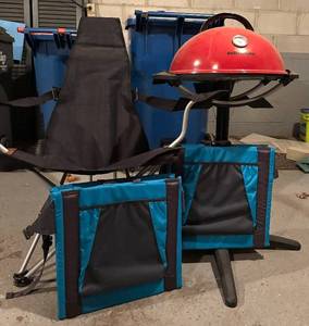 lot 223H image: G - George Foreman Electric Grill with Foldable Chair and 2 Portable Stadium Seats
