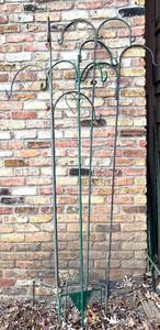 lot 234H image: Y - Set of 4 Tall Metal Shepherd Hooks for Outdoor Garden Use