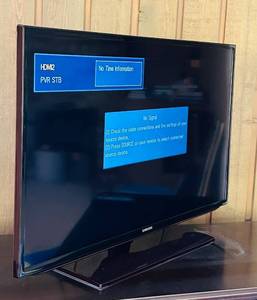 lot 67C image: FR - Samsung 40-Inch LED TV Model UN40EH505F with Stand