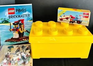 lot 75C image: FR - LEGO Brickmaster Pirates Set, Classic Pieces, and Box with Vintage Exxon Tow Truck 6679