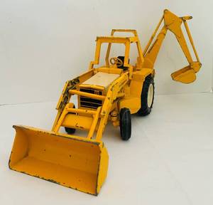lot 105C image: FR - Vintage International Yellow Toy Backhoe Loader 8 Inch