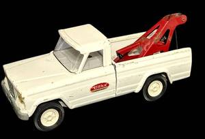 lot 124CC image: DR - Vintage Tonka White Jeep Wrecker Tow Truck Diecast Toy